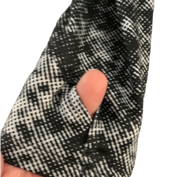 Under Armour 1/2 zip lightweight fitted all season gear running pullover - Picture 13 of 15